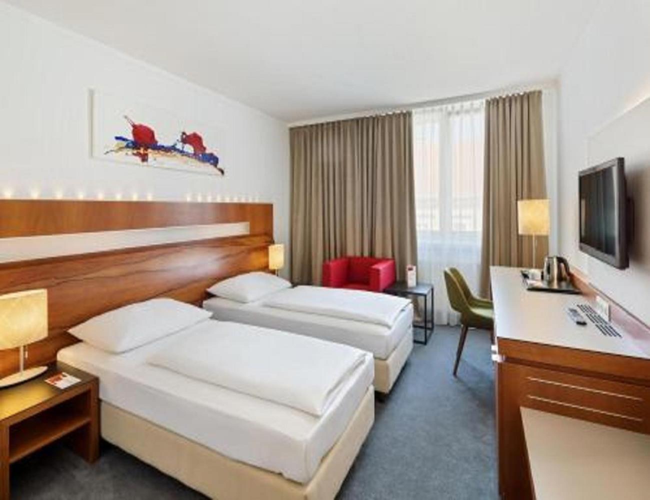 Hotel Plaza Grand Near Igi Airport Нью-Дели Экстерьер фото
